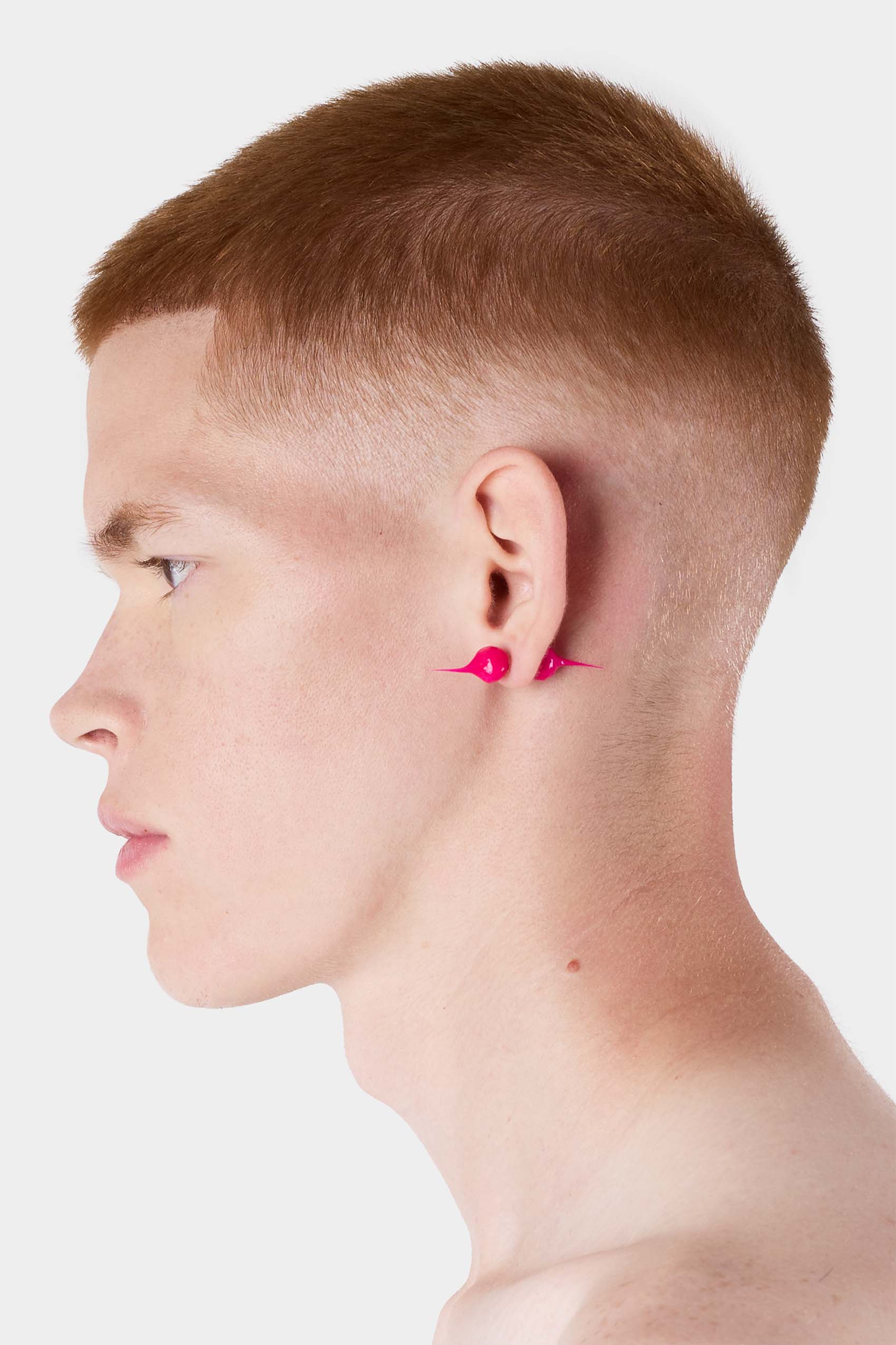 MINI SPIKE RUBBERIZED EARRINGS / fuchsia - Image 4