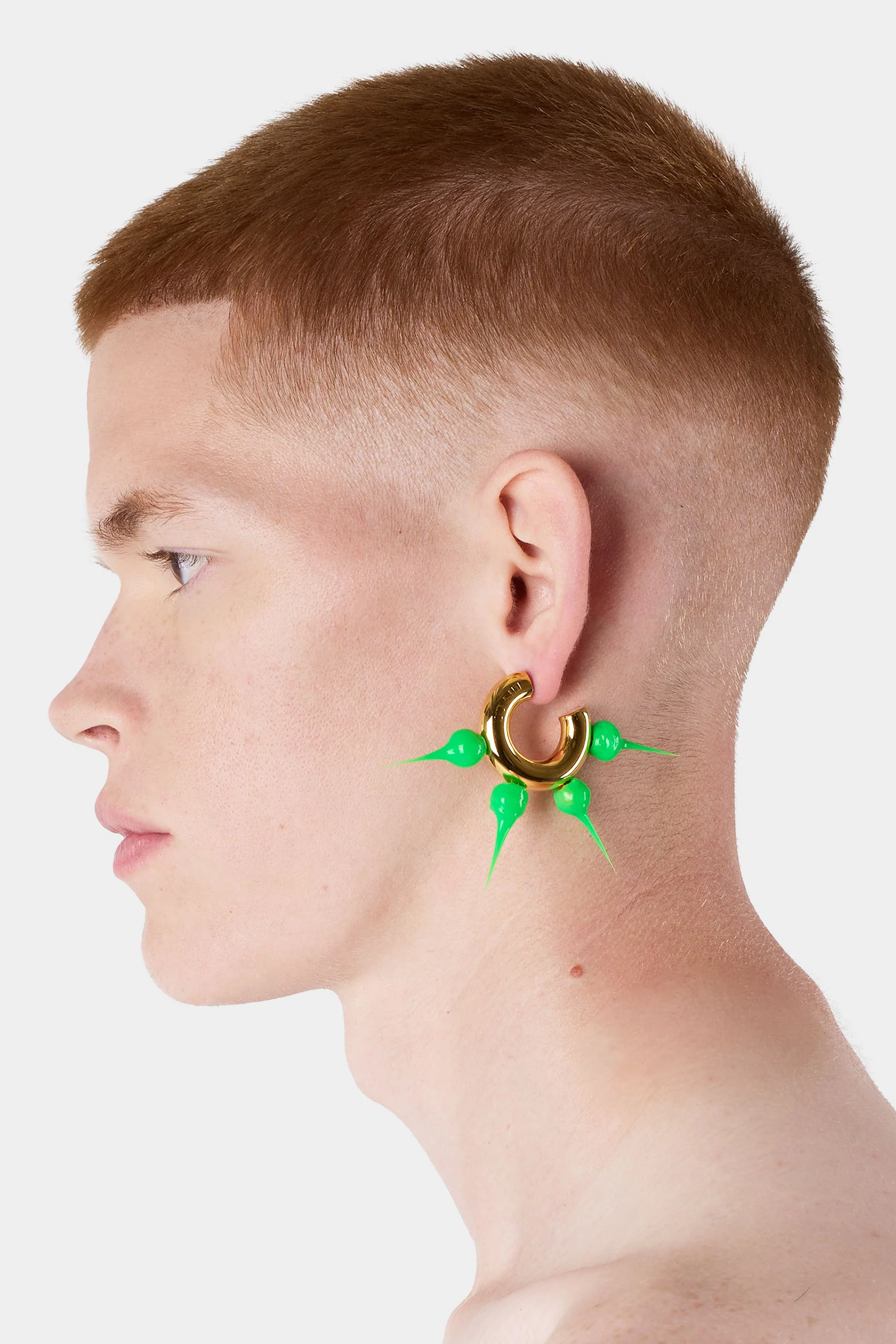 SPIKE RUBBERIZED SMALL HOOP EARRINGS / gold / neon green - Image 4